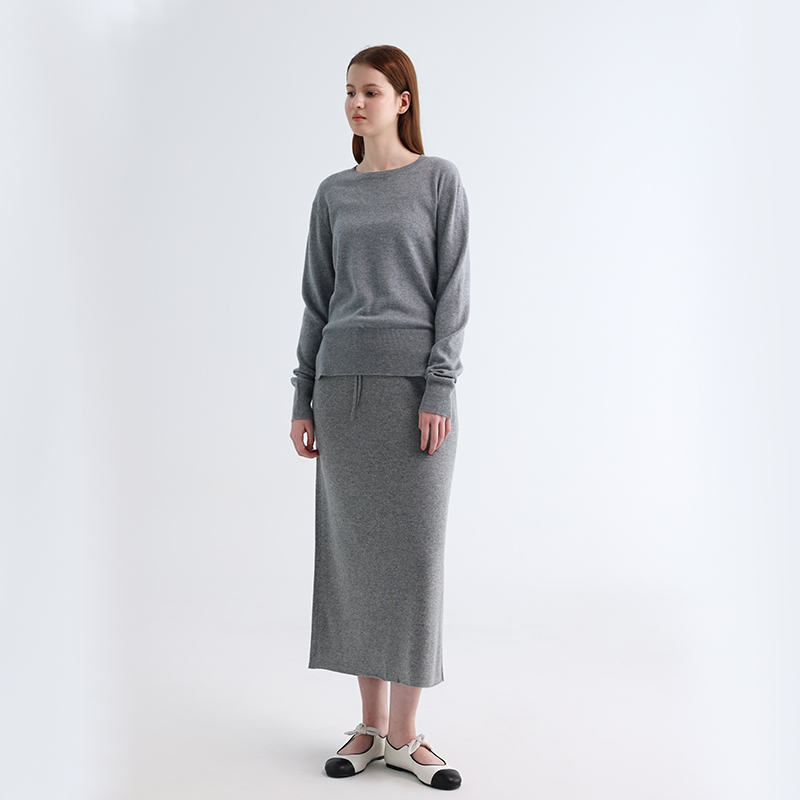 1025GP21 Женский пуловер с круглым вырезом.1